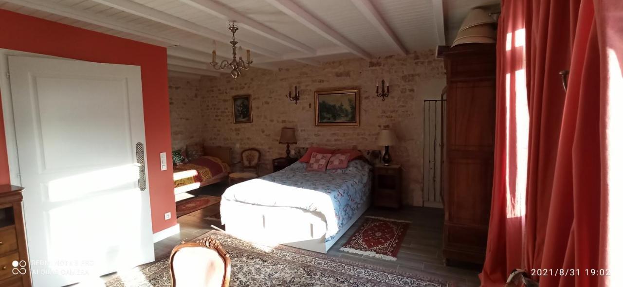 Chez Marek Et Urszula Bed and Breakfast Le Langon Buitenkant foto